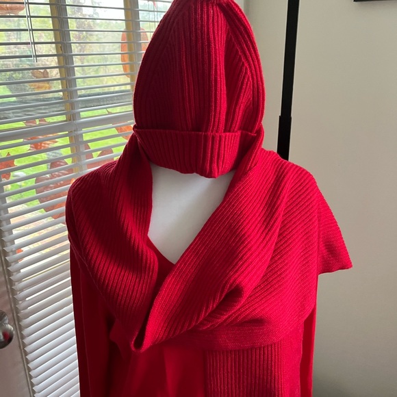 TALBOTS PRE-LOVED AUTHENTIC BEANIE & SCARF QUALITY DESIGN SET main image 8